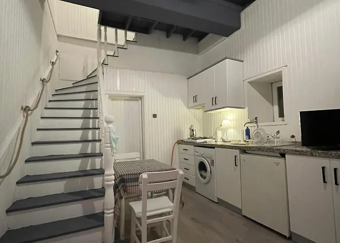 Cozy Stone House In The Center Bozcaada